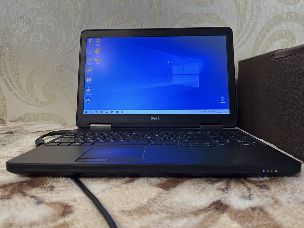 Ноутбук Dell latitude e5540 i3/8/500