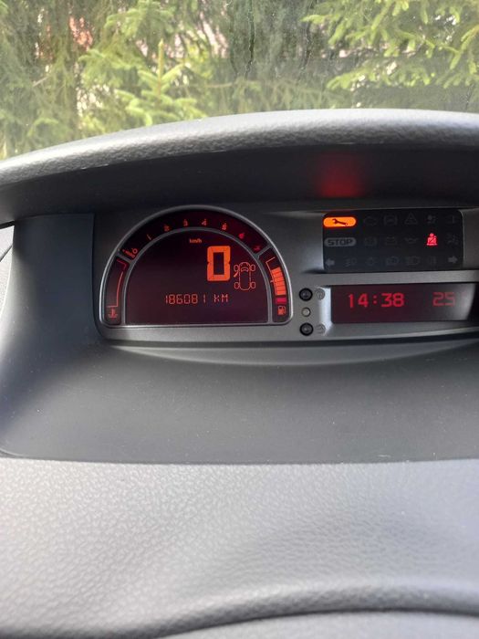 Renault Modus 1.2 rok 2009 z klimą