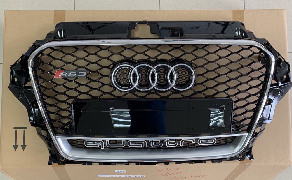 решетка радиатора Audi Q5 2008-2016 год в стиле SRS