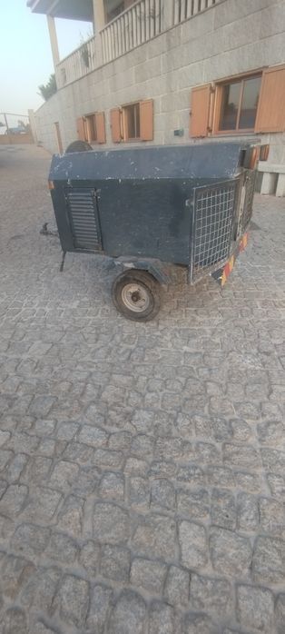 Atrelado para cães de caça