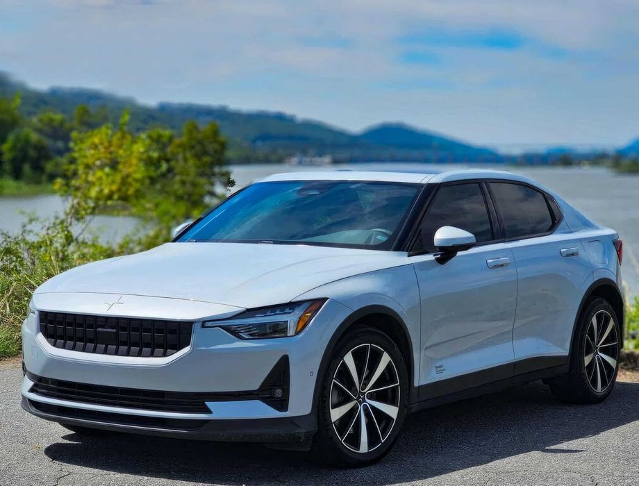 Polestar 2      2022