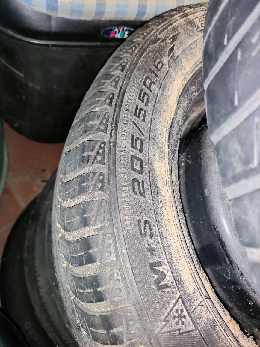 Jantes em ferro com pneus Goodyear 205, 55, R16 - Seat Alhambra