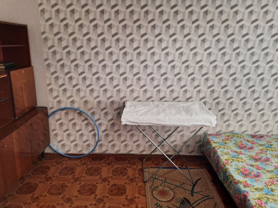 Сдам 1-ком. однокомнатную. Каменское. Черёмушки. Два дивана.