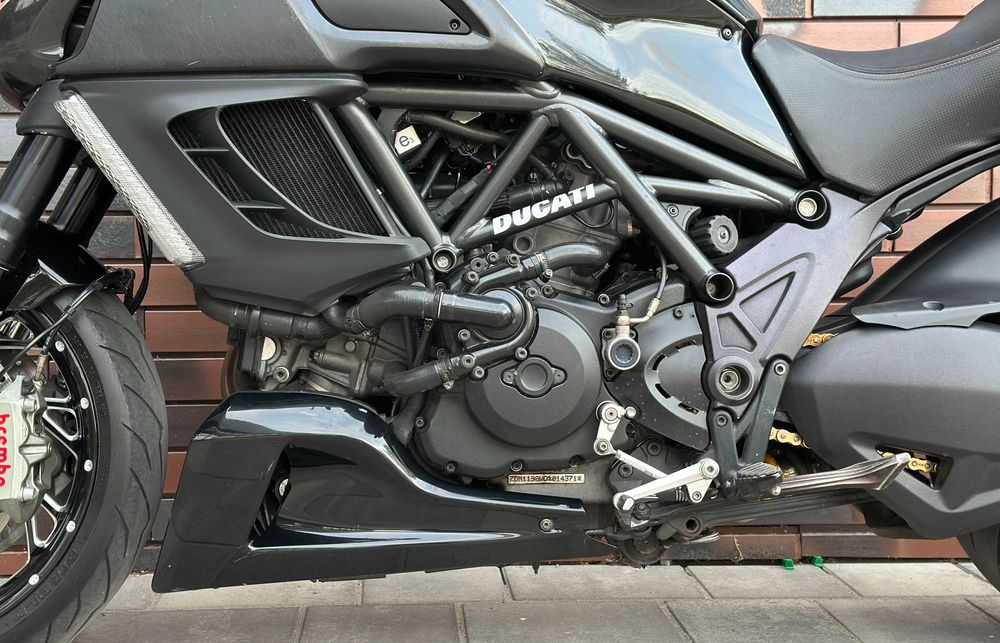 Ducati Diavel 1200 / 1260 Dark Performanse