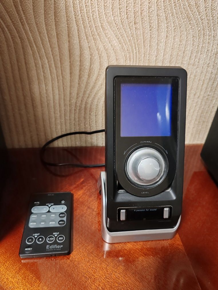 Edifier S550 (5.1)
