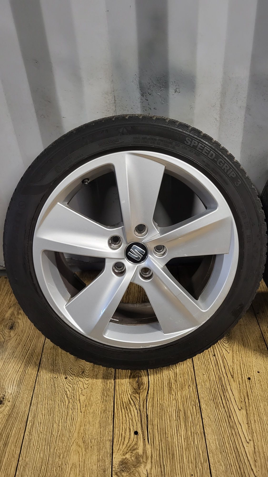 Alufelgi Seat 17" 5x112 z oponami 225/45 R17 Leon Exeo Altea Vw