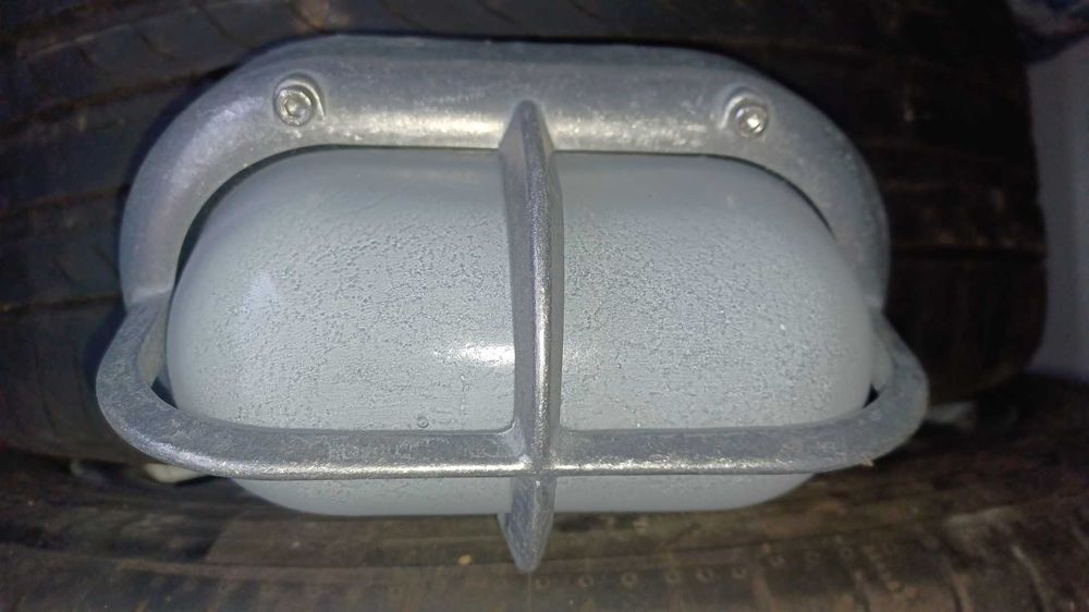 Lampa Wykonany ze szczotkowanego aluminium Nowa