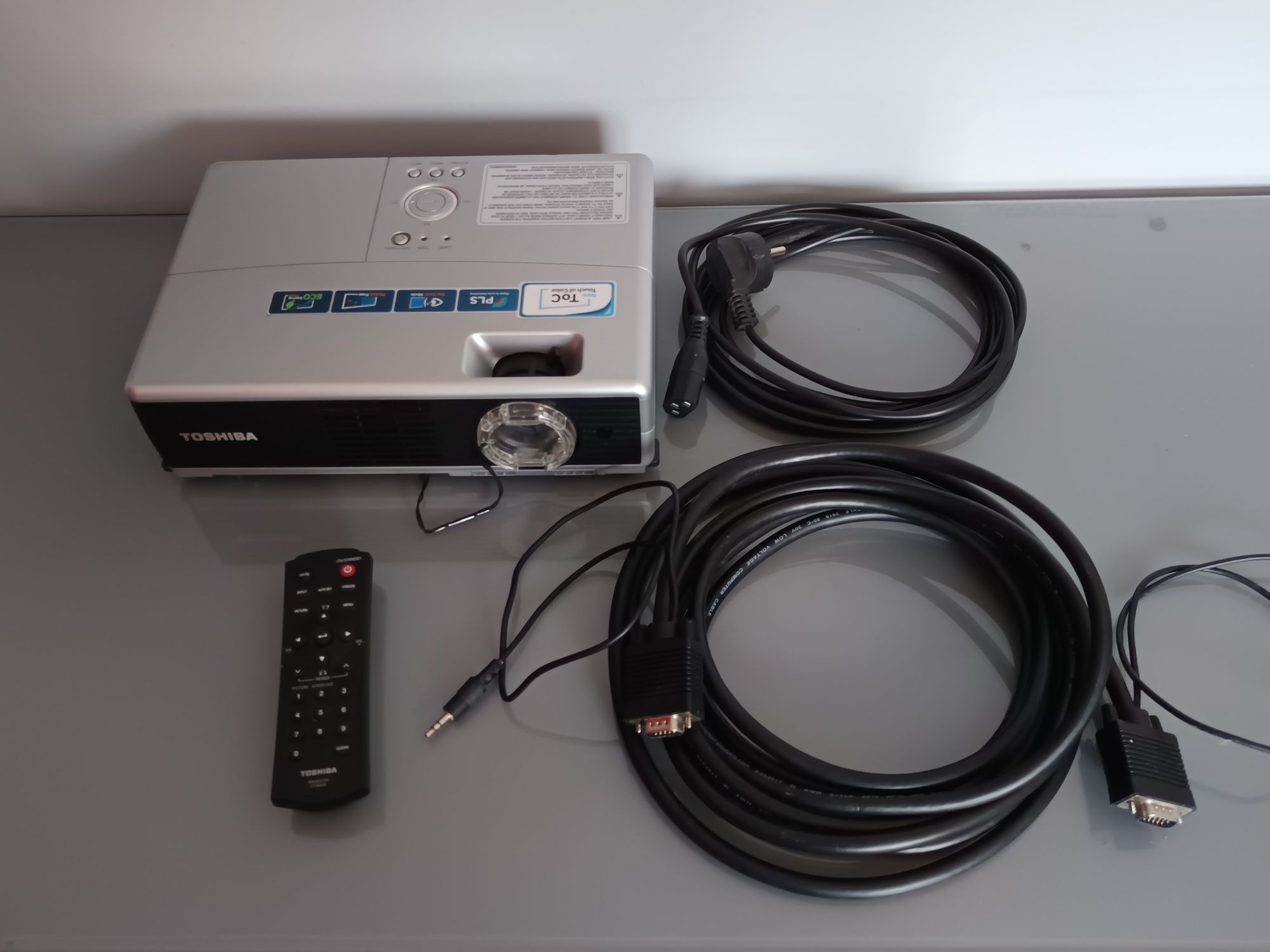 Projektor rzutnik Toshiba TLP-X100