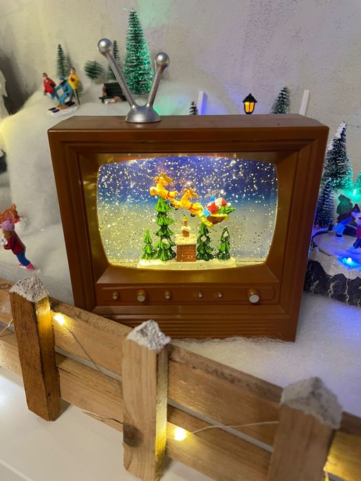 Swiateczna ozdoba mikolaj retro telewizorek TV muzyka