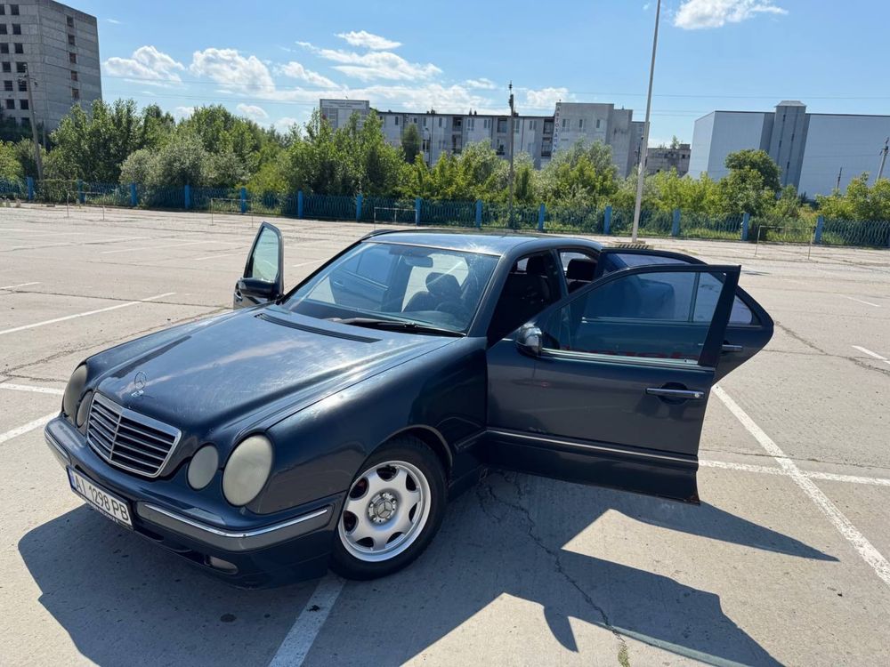 Мерседес єшка 210