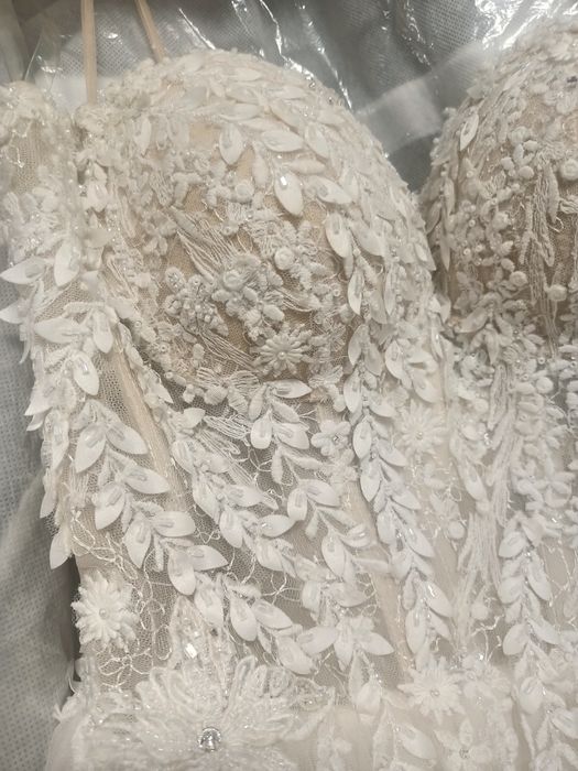 Suknia ślubna biała