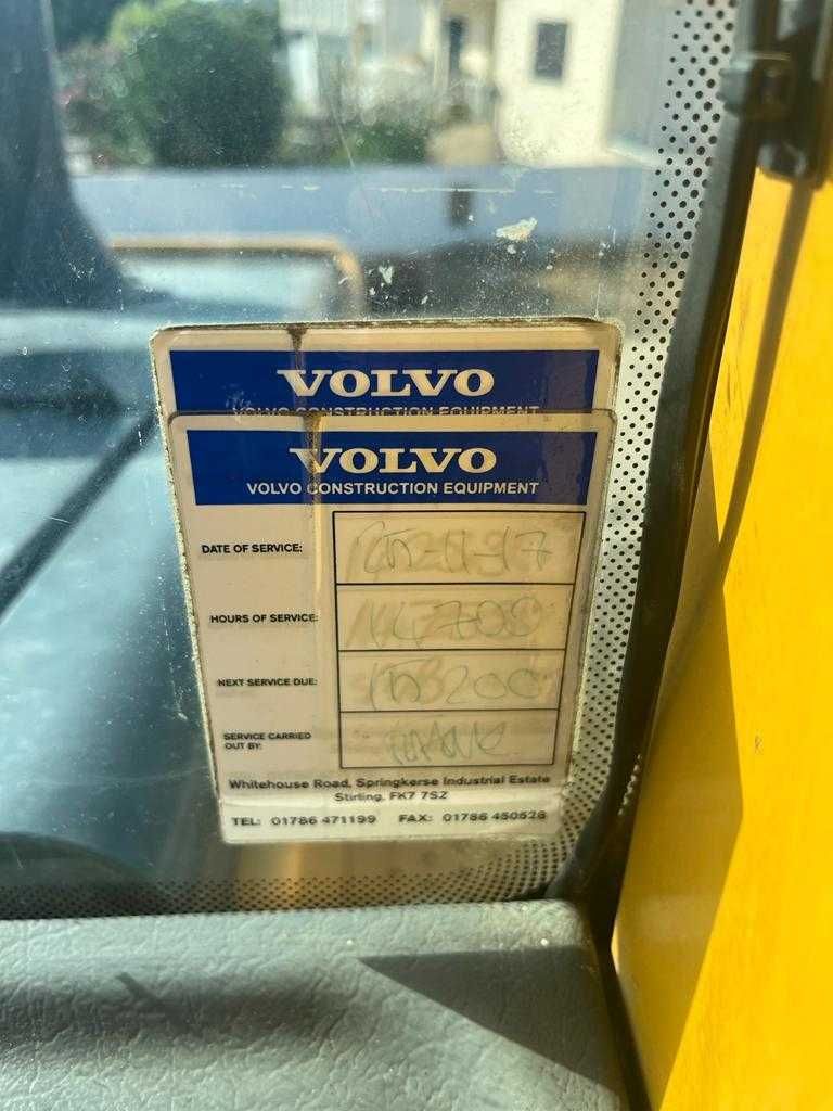 Volvo L120E Pá-Carregadora