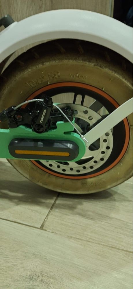Hulajnoga elektryczna Motus Scooty 10 Lite