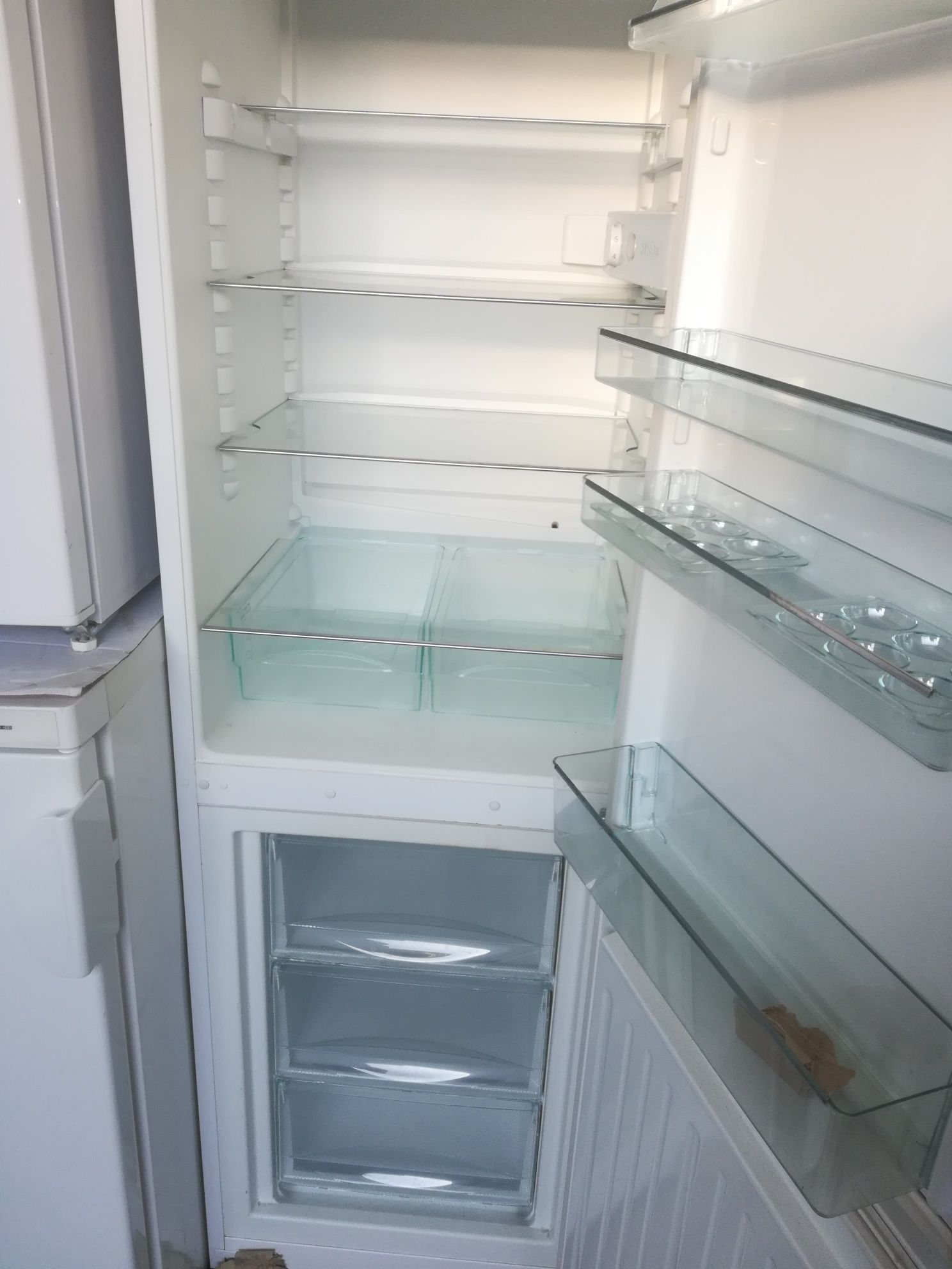 Холодильник німецький.