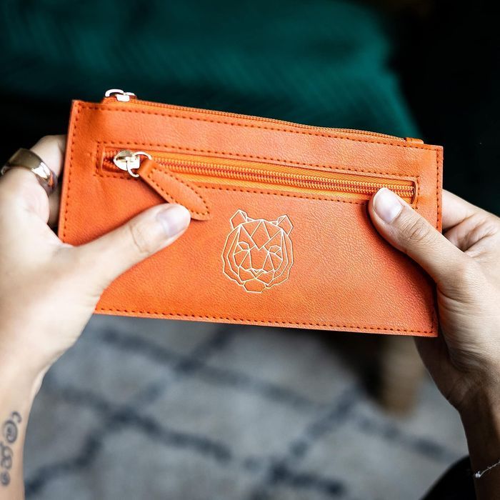 Piórnik ze skóry ekologicznej z podwójnym zamkiem minimalistyczny