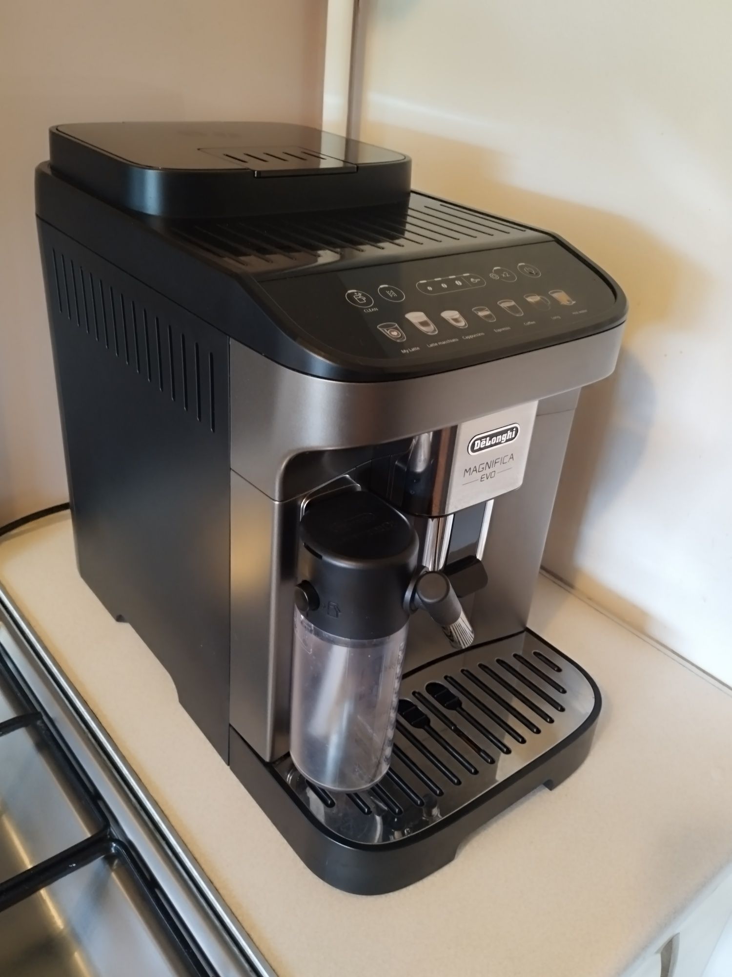 Express DeLonghi Magnnifica Evo