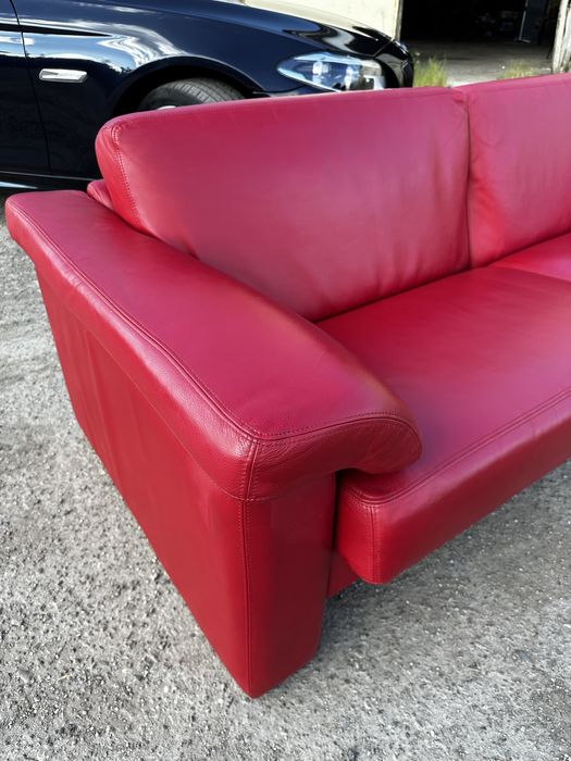 Диван червоний шкіряний (з Європи)