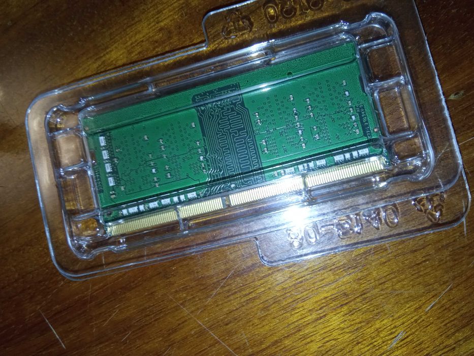 SK hynix 4 GB SO-DIMM DDR4 3200 MHz (HMA851S6DJR6N-XN)