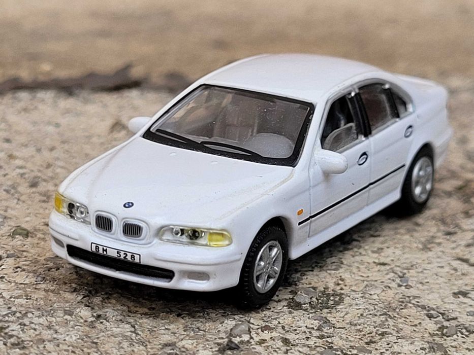 BMW 5 E39 528i Kolekcja modeli 1:72 mega unikat hongwell M Power