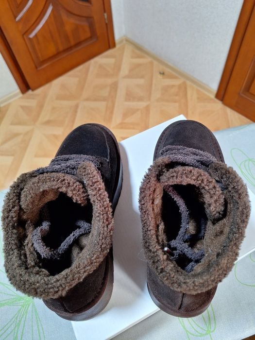 Продам жіночі зимові черевики