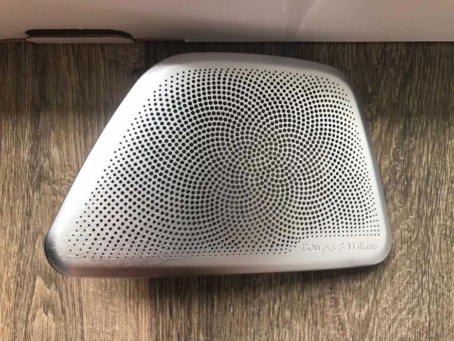 Сітки Bowers & Wilkins з підсвіткою для BMW G30 / F90