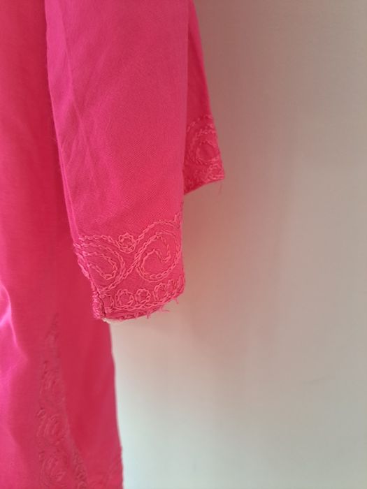 Túnica com bordado s rosa