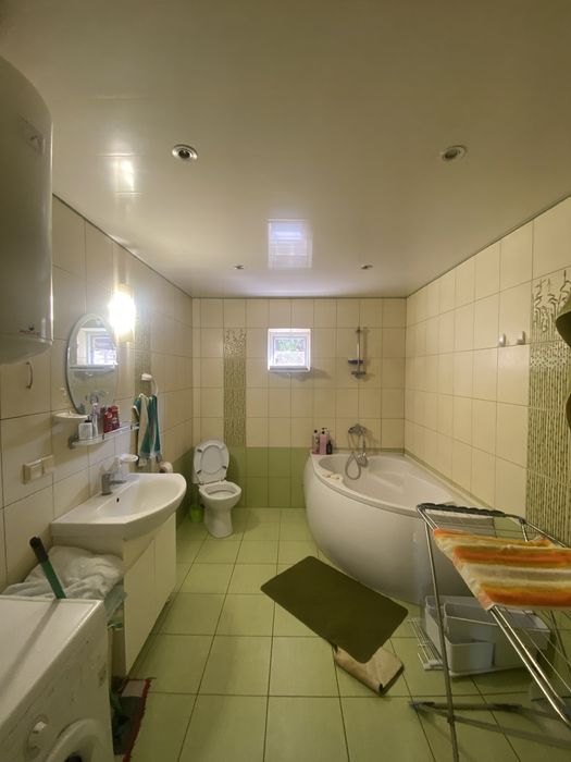 Продам 1/2 дома возле метро Х.Гора, 44 метра, 2 отдельные комнаты, все