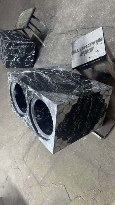 Короб под две 12ки на трубе мдф