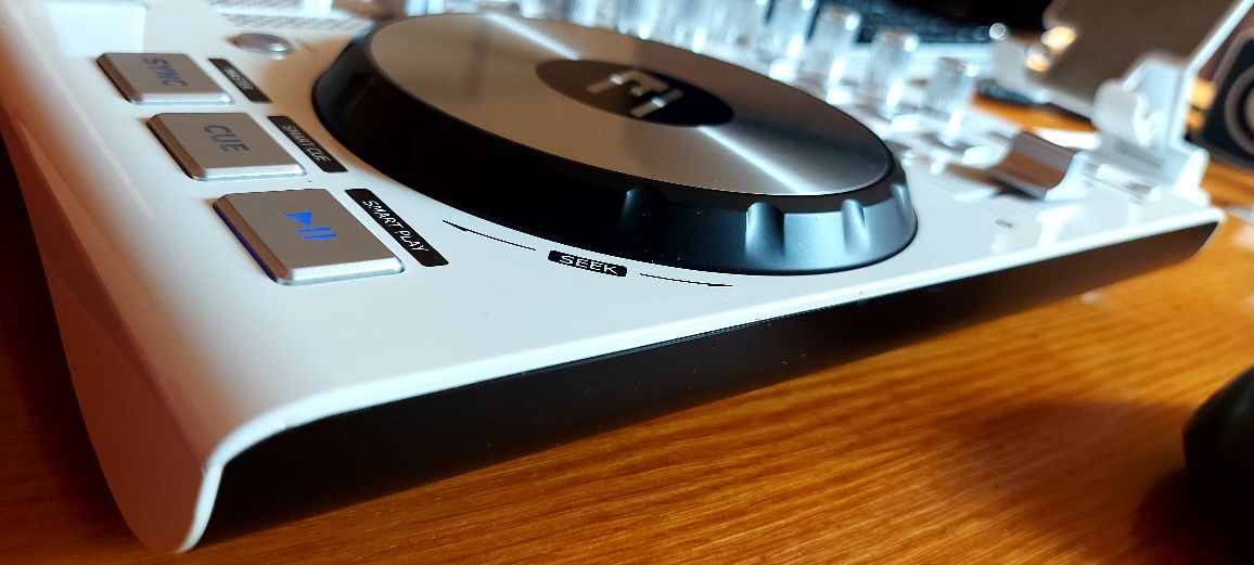 Dj контроллер Epsilon Pro-Mix2 в идеале