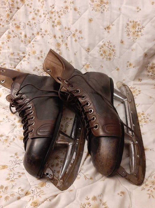 Łyżwy hokejowe, tradycyjne