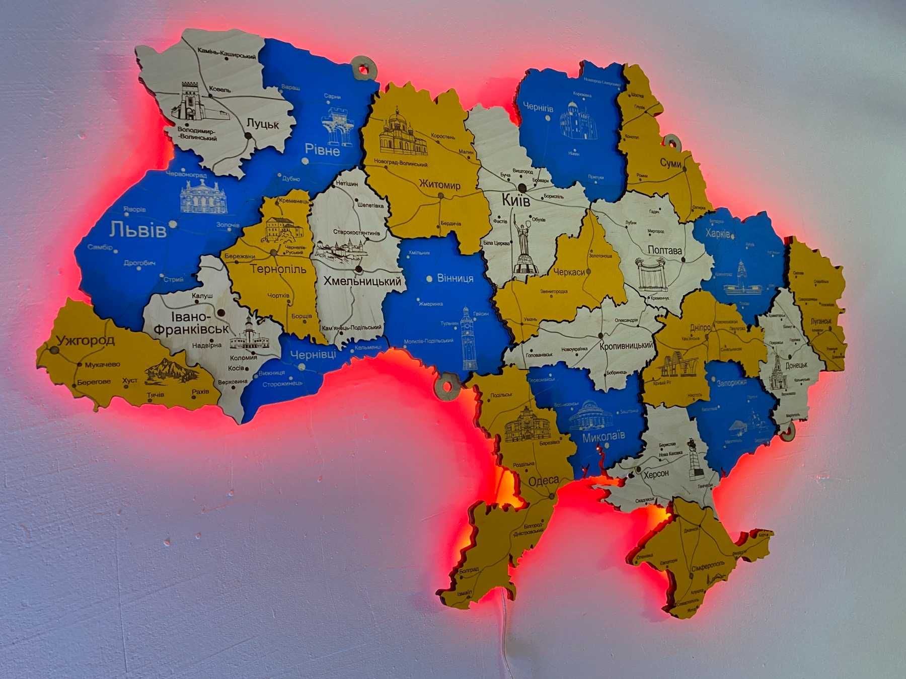 Дерев'яна карта України з підсвіткою *Патріот* багатошарова Travel