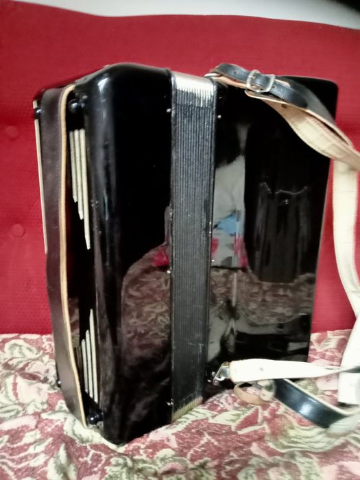 Akordeon Hohner Carmen III M 120