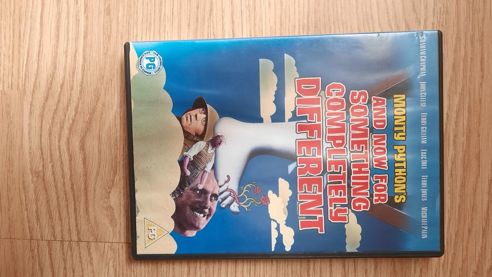 Ліцензійні DVD диски Monty Python англійською