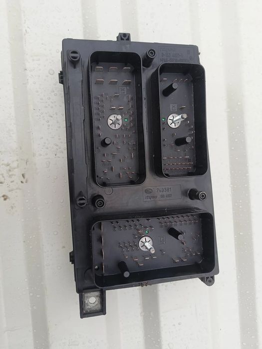 MODUŁ BSI SKRZYNKA BEZPIECZNIKÓW OPEL ASTRA H 13206745GR