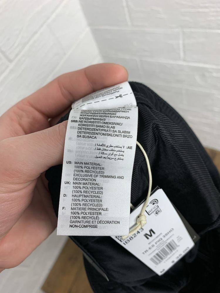 Чоловічі шорти Adidas Essentials оригінал нові чорні з бірками
