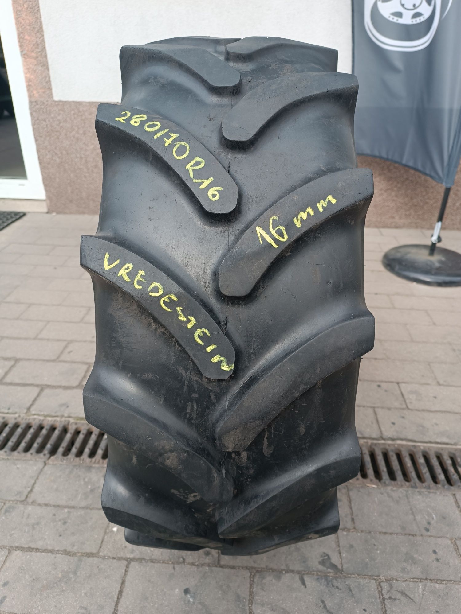 280/70R16 VREDESTEIN Traxion 70