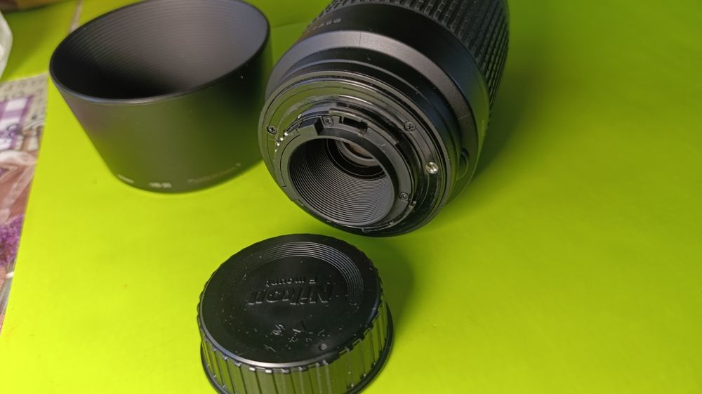 Об'єктив Nikon AF NIKKOR 70-300mm f/4.5-5.6G