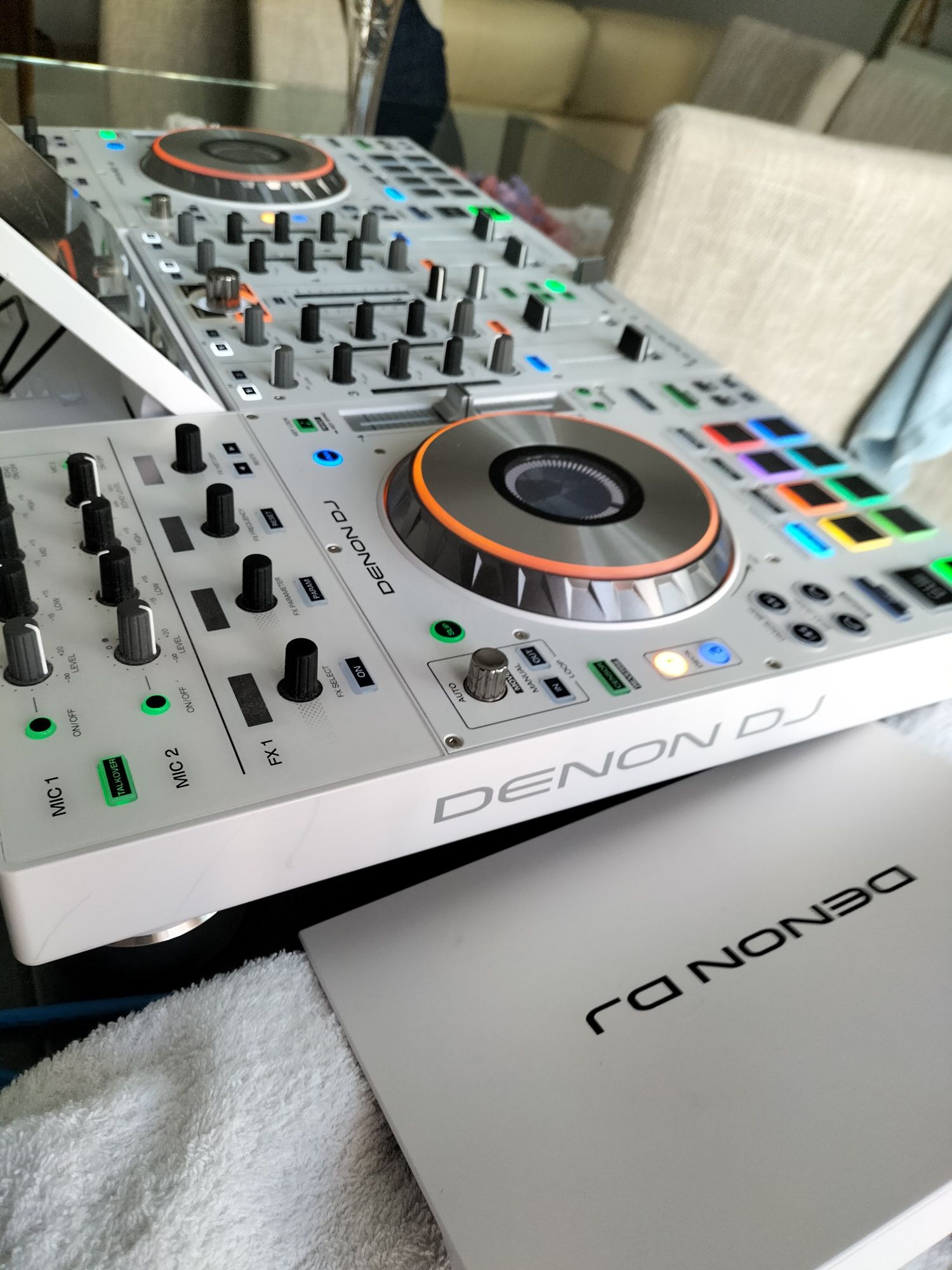 Denon DJ Prime 4