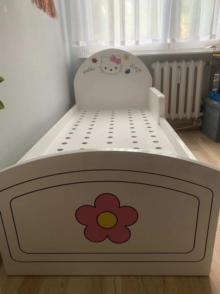 Łóżko dla dziewczynki z hello Kitty