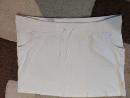 Biała bawełniana spódniczka z kieszeniami