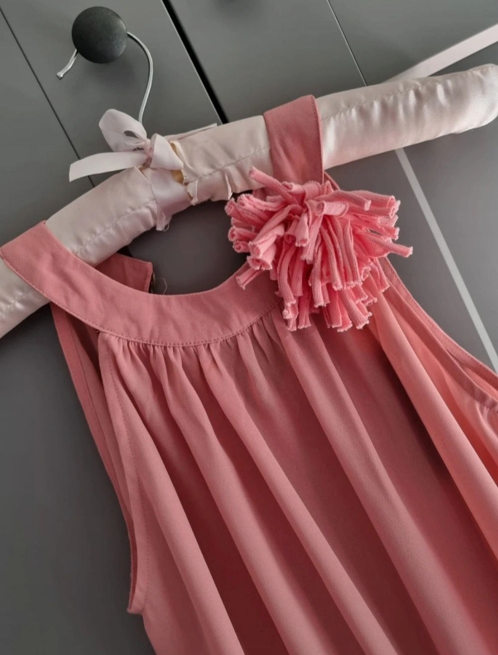 Nows elegancka bluzka pudrowy różowy bez rękawów Top Secret 36 S