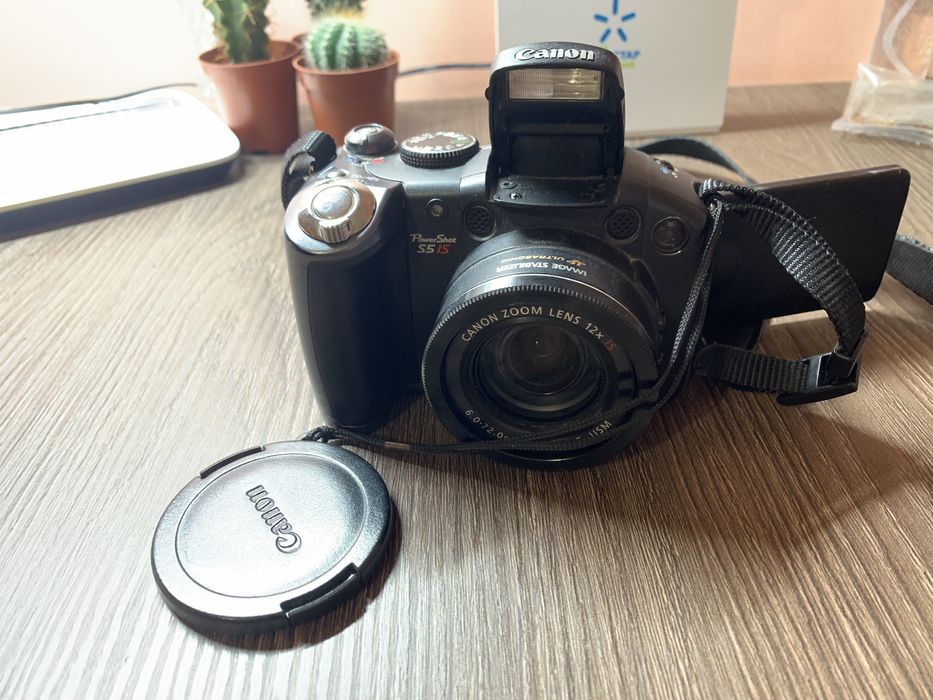 Фотоапарат Canon PowerShot S5IS