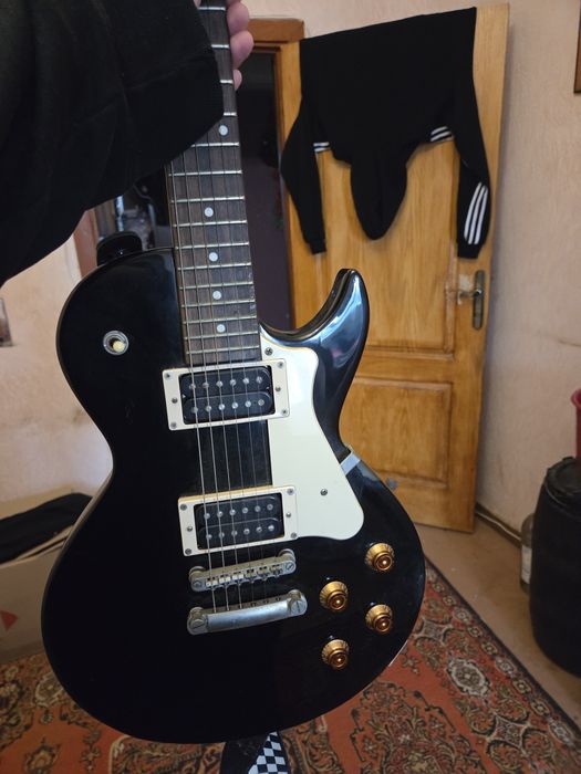 Набор для новичка-гитариста: Гитара - Cort CR100 (Black) и комбик