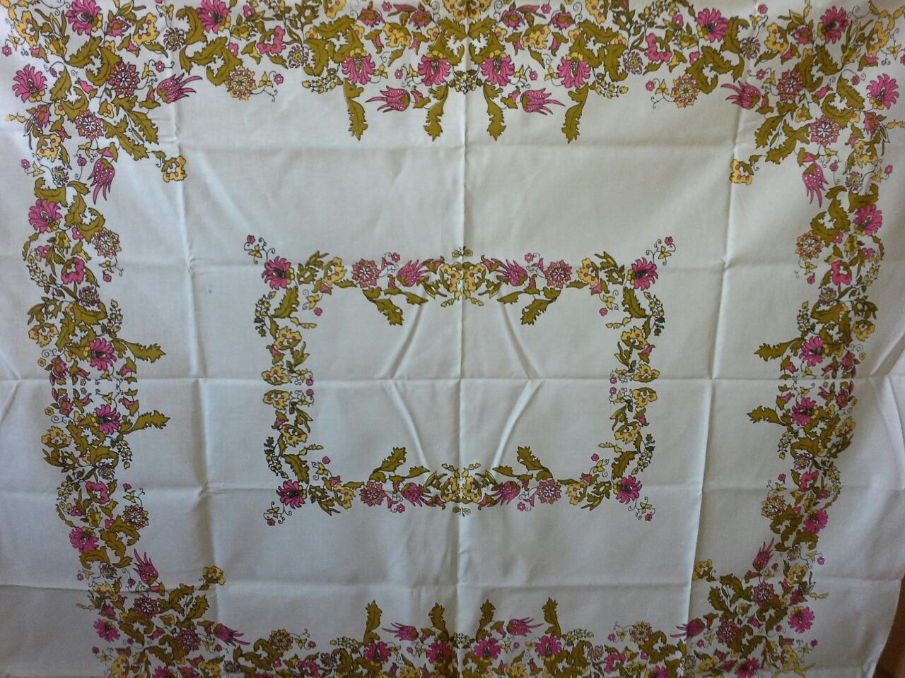 Новая льняная 1,46×1,62м скатерть