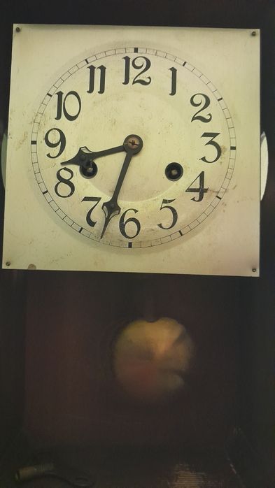 Zabytkowe zegary wiszące