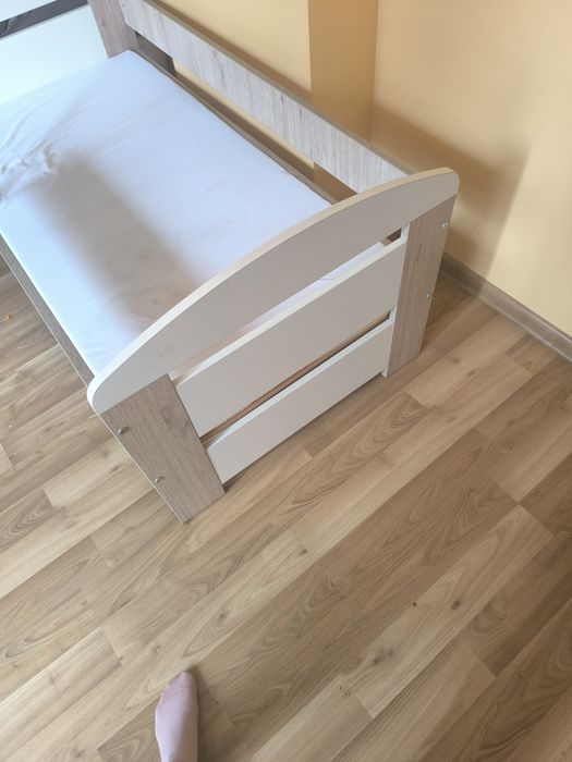 Sprzedam łóżko dla dziecka.