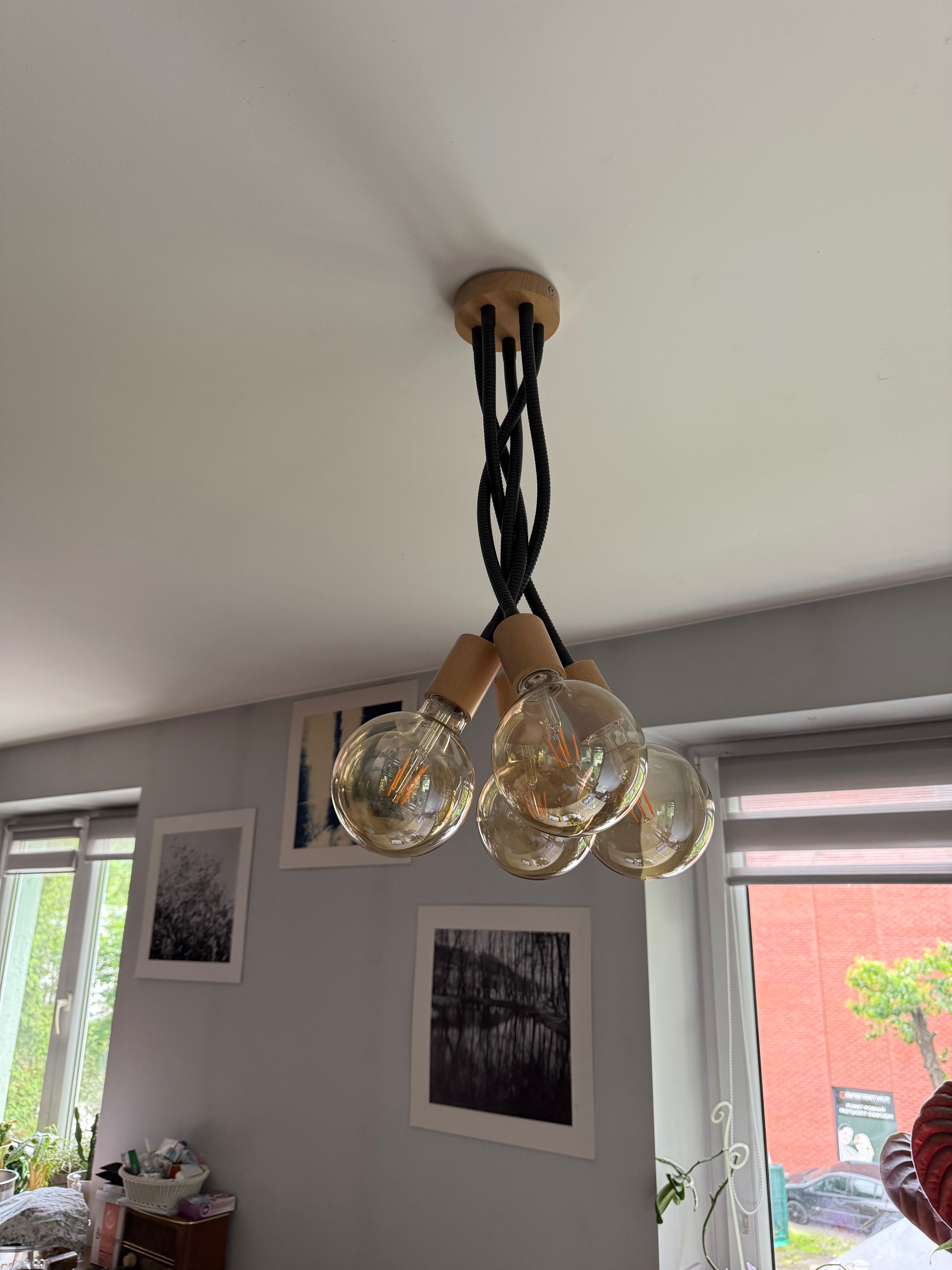 Lampa salonowa wisząca , bardzo ładna design