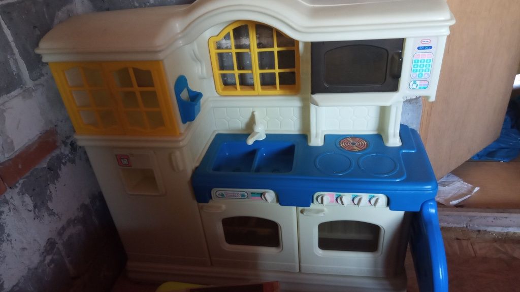 Ogromna kuchnia / kuchenka little tikes może być ogrodowa