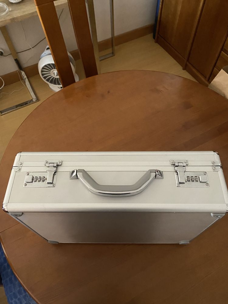 James Bond Edicao Limitada 40DVDs Attache Case