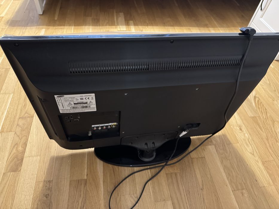 Телевізор Samsung 32 UE-32EH5000